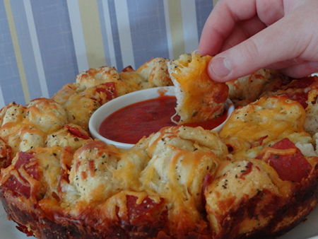 Thumbnail for Pull Apart Pizza Bread Recipe